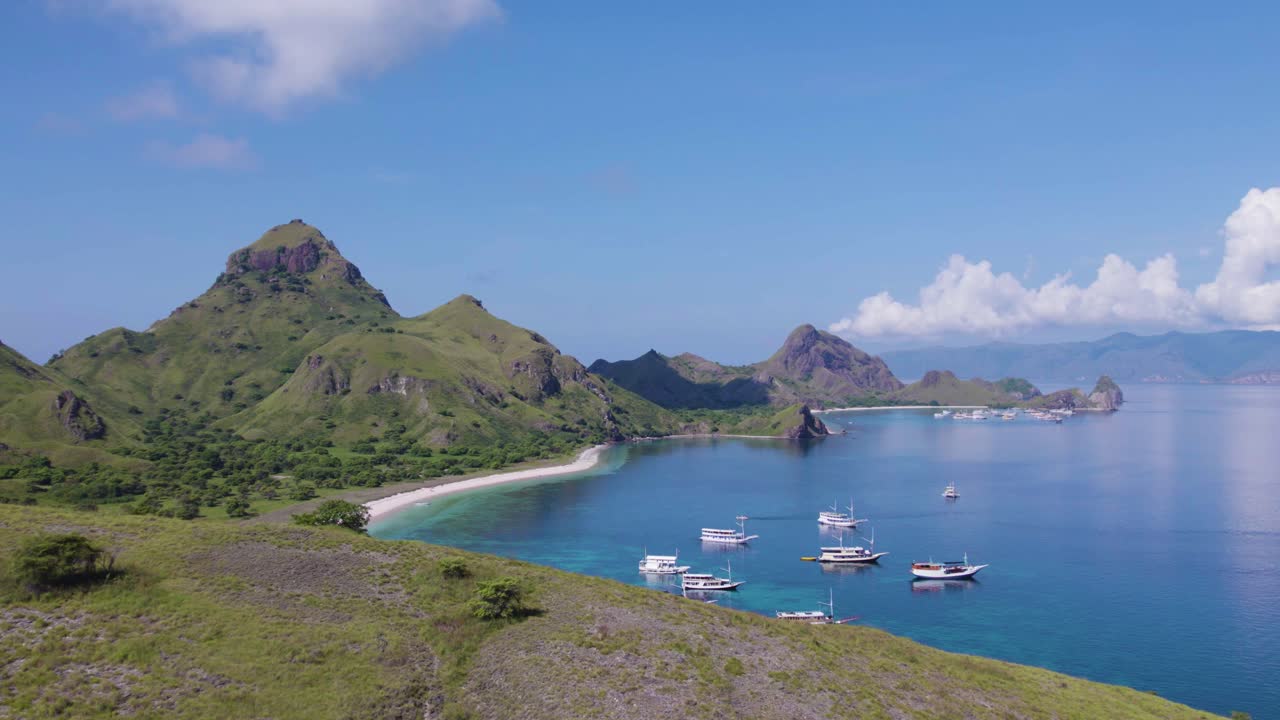 인도네시아 의 멋진 코모도 섬 해변 만, 공중 풍경