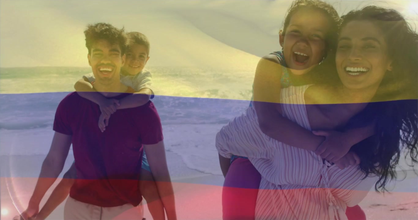 Genitori che portano i figli camminando sulla spiaggia per un viaggio, con fotogrammi in movimento che causano una colorazione della pelle con sfumature tricolore.