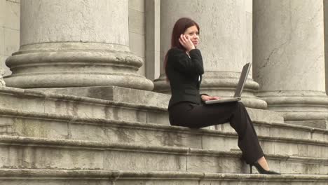 Businesswoman-Working-outdoors