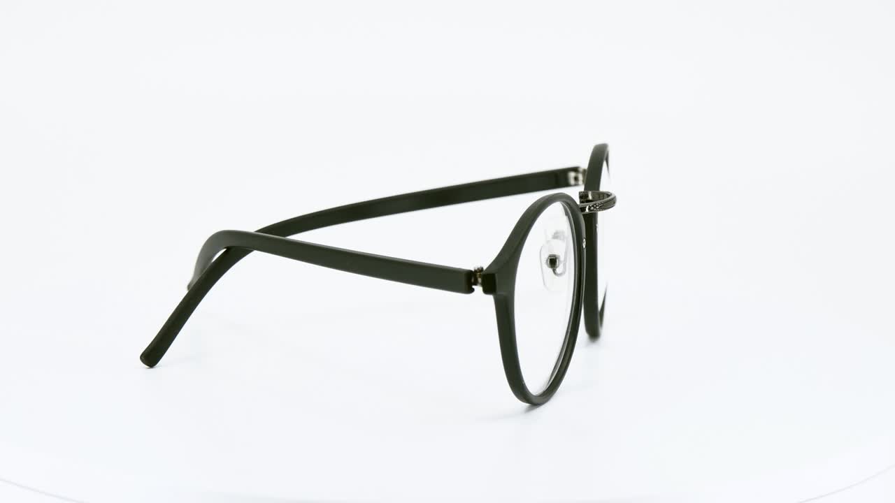 eyeglasses on white background, Black glasses round Motion round Degree Rotation.