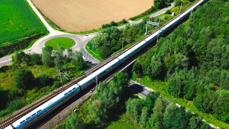 Tren-De-Pasajeros-Hielo-Drone-Aéreo-4k