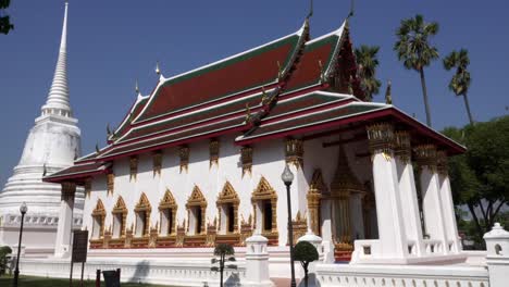 caminata en cámara lenta en wat suwan dararam ratchaworawihan