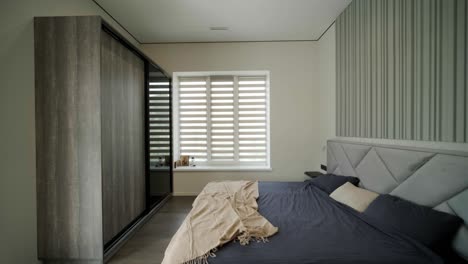 interior moderno del dormitorio principal