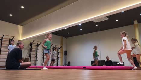clase de gimnasia para niños