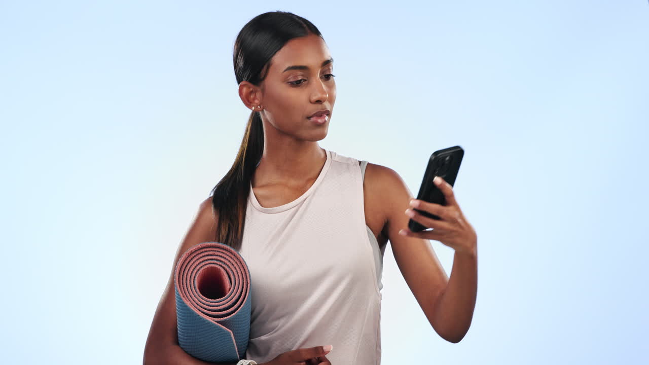 mujer india, selfie en el gimnasio