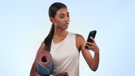 indian woman, selfie in the gym