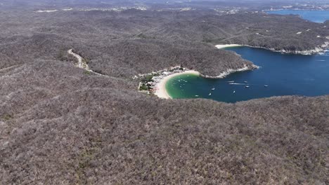 Enthüllung-Des-Huatulco-Nationalparks-Und-Seiner-Küste-Mit-Drohnen