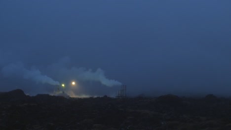 iceland,-blue-lagoon,-Svartsengi-geothermal-power-station-at-night,-camera-movement,-camera-pan-from-left-to-right,-wide-angle-lens-shot