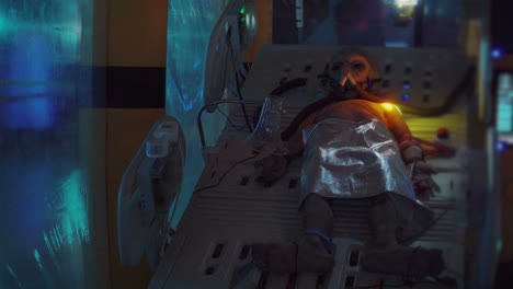 paciente alienígena en un hospital futurista