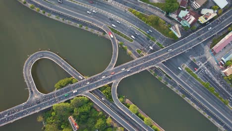 El-Camino-Al-Lado-Del-Río-En-La-Ciudad-De-Ho-Chi-Minh---Vietnam