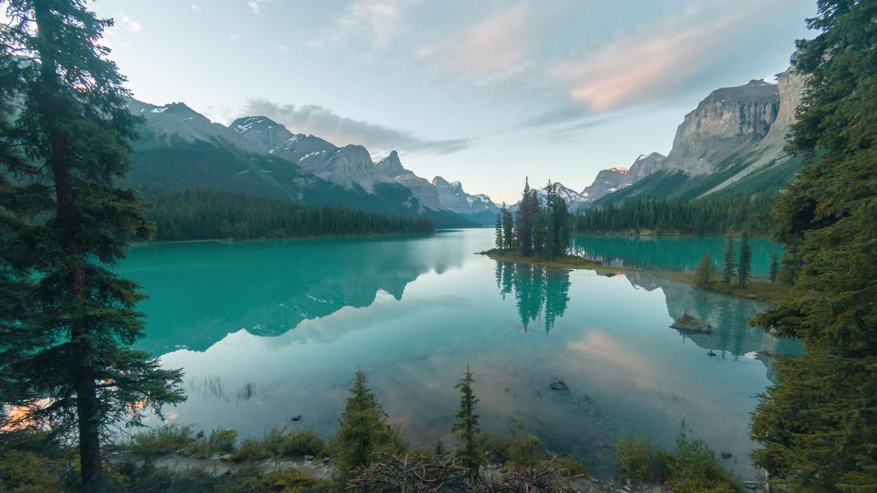 Breathtaking Sunrise over Turquoise Lake in the Canadian Rockies