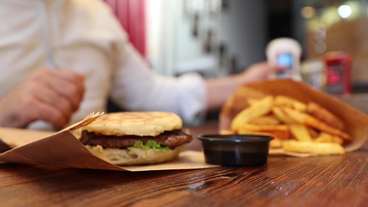 마요네즈는 레스토랑에 있어요