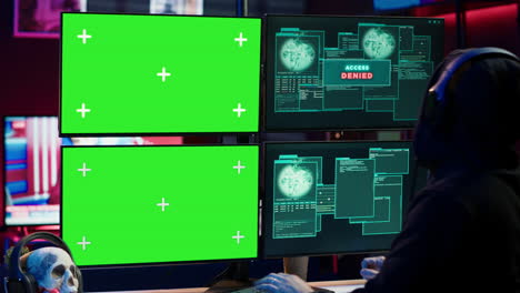 el estafador no logra robar información sobre los productos de la competencia utilizando el ordenador de pantalla verde