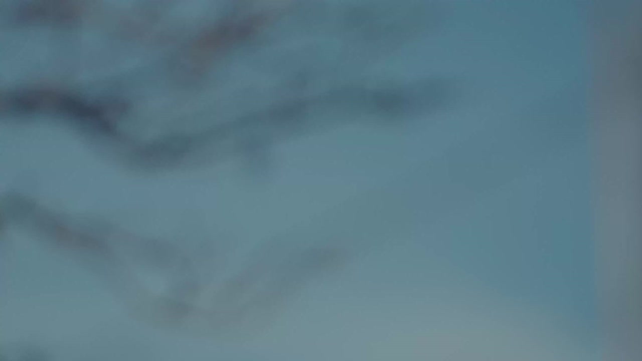 cámara lenta de un juego de llaves que se lanzan al aire