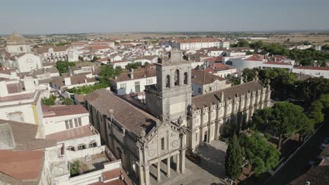 Vista-Aérea-Iglesia-Y-Convento-De-Nossa-Senhora-Da-Graça,-Évora