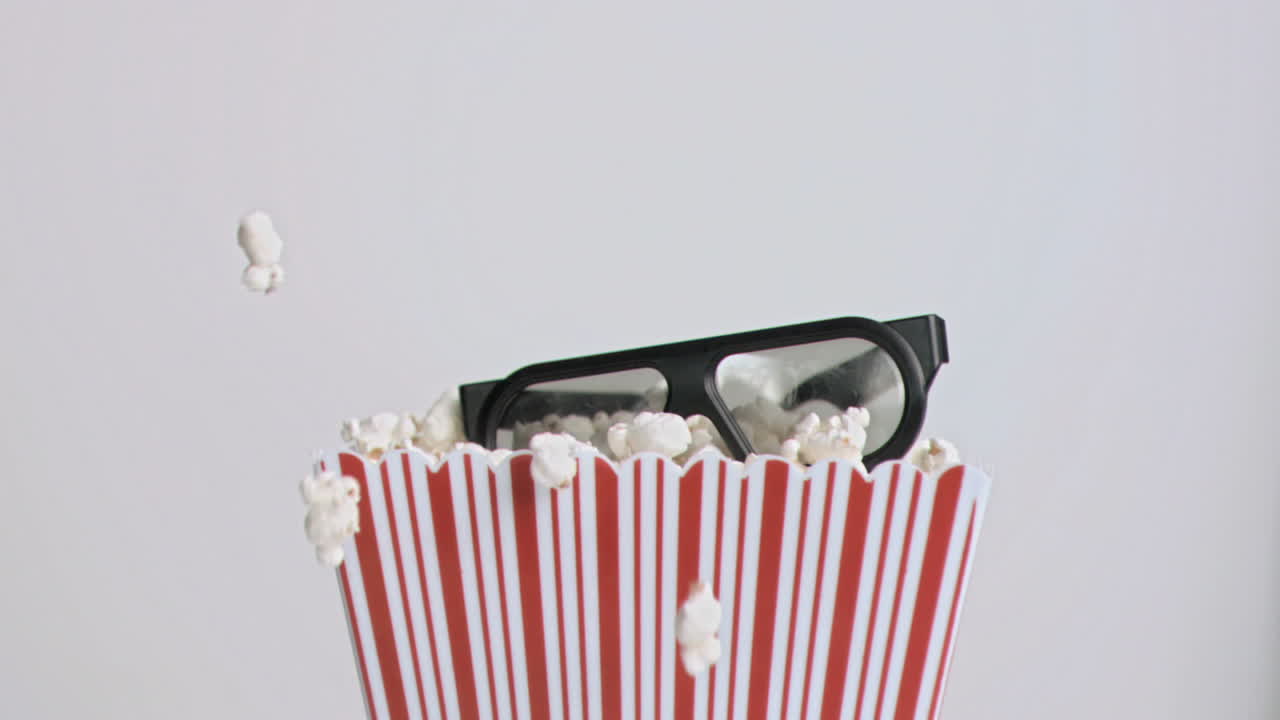 gafas 3d cayendo en cámara súper lenta