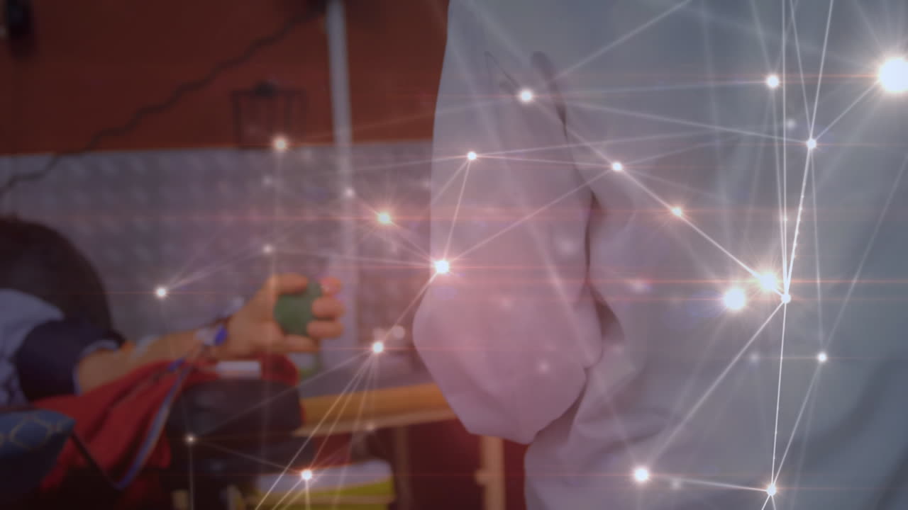 animación de la red de conexiones entre el médico masculino y el paciente mayor