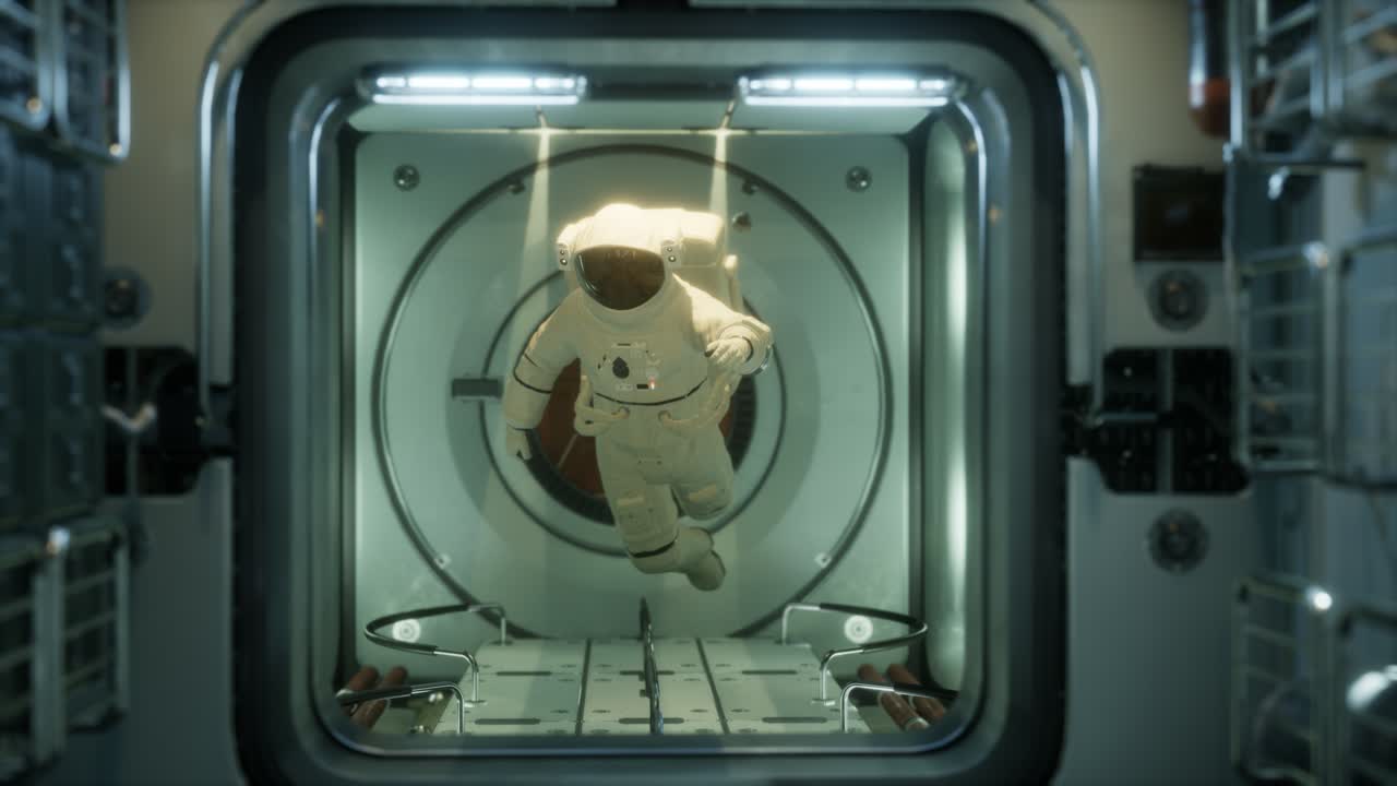 astronauta dentro de la estación espacial orbital