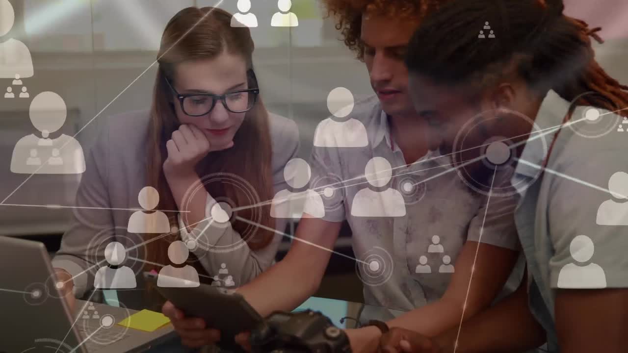 animación del procesamiento de datos en diversos estudiantes