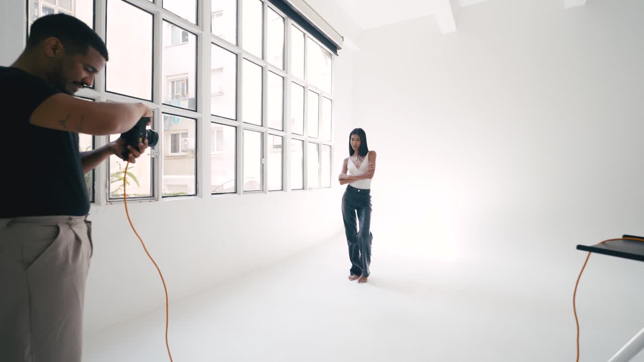 스튜디오에서 패션 사진 촬영