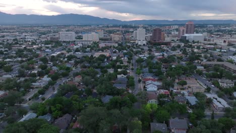 albuquerque, nuevo méxico durante el amanecer