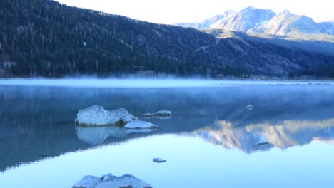 Hohe-Eisberge-Und-Gletscher-Im-Winter,-Natürliche-Bedingungen,-Meer-Im-Eis,-Schnee-Und-Schneesturm