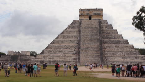 chichen itza ancient ruins mayan mexico yucatan