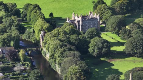 glenarm en el camino de la costa de antrim en irlanda del norte