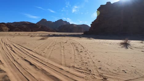 cruzando wadi rum en coche
