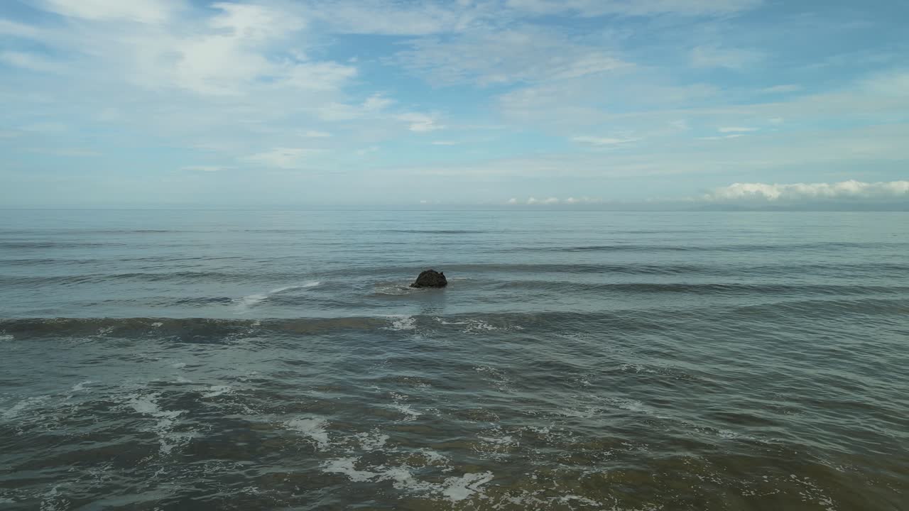 절벽에서 는 여자_드론