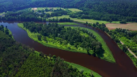 Vista-Panorámica-Aérea-Del-Paisaje-Del-Río-Neris-En-Lituania