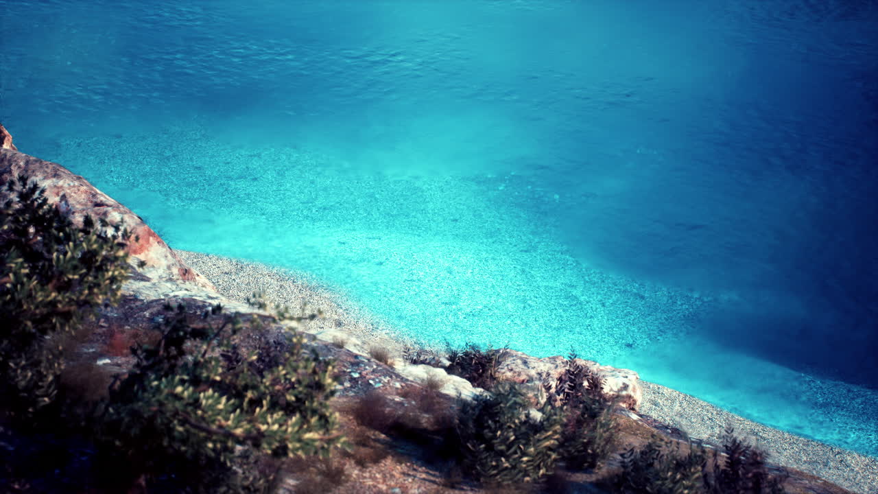 크리스탈처럼 은 물이 있는 아름다운 해변