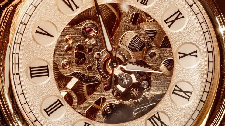 Spiral clock track of time
