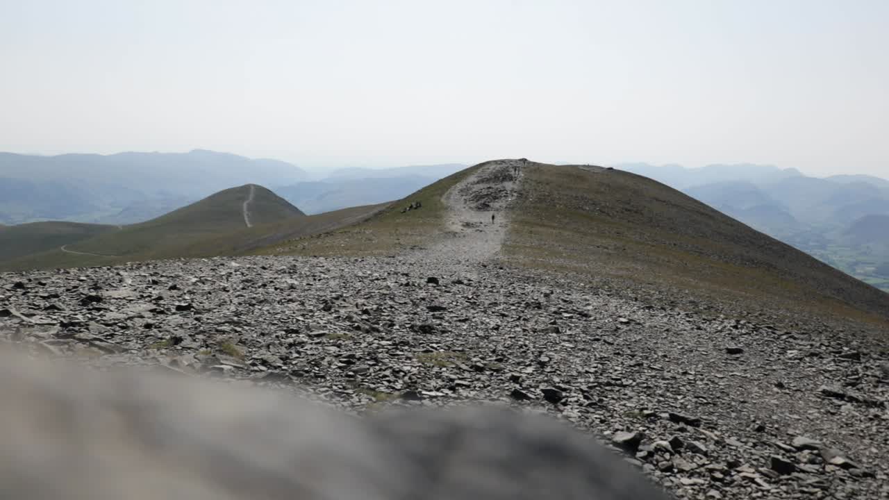 naturaleza paisaje tiro skiddaw pico de la montaña en cumbria, distrito de los lagos