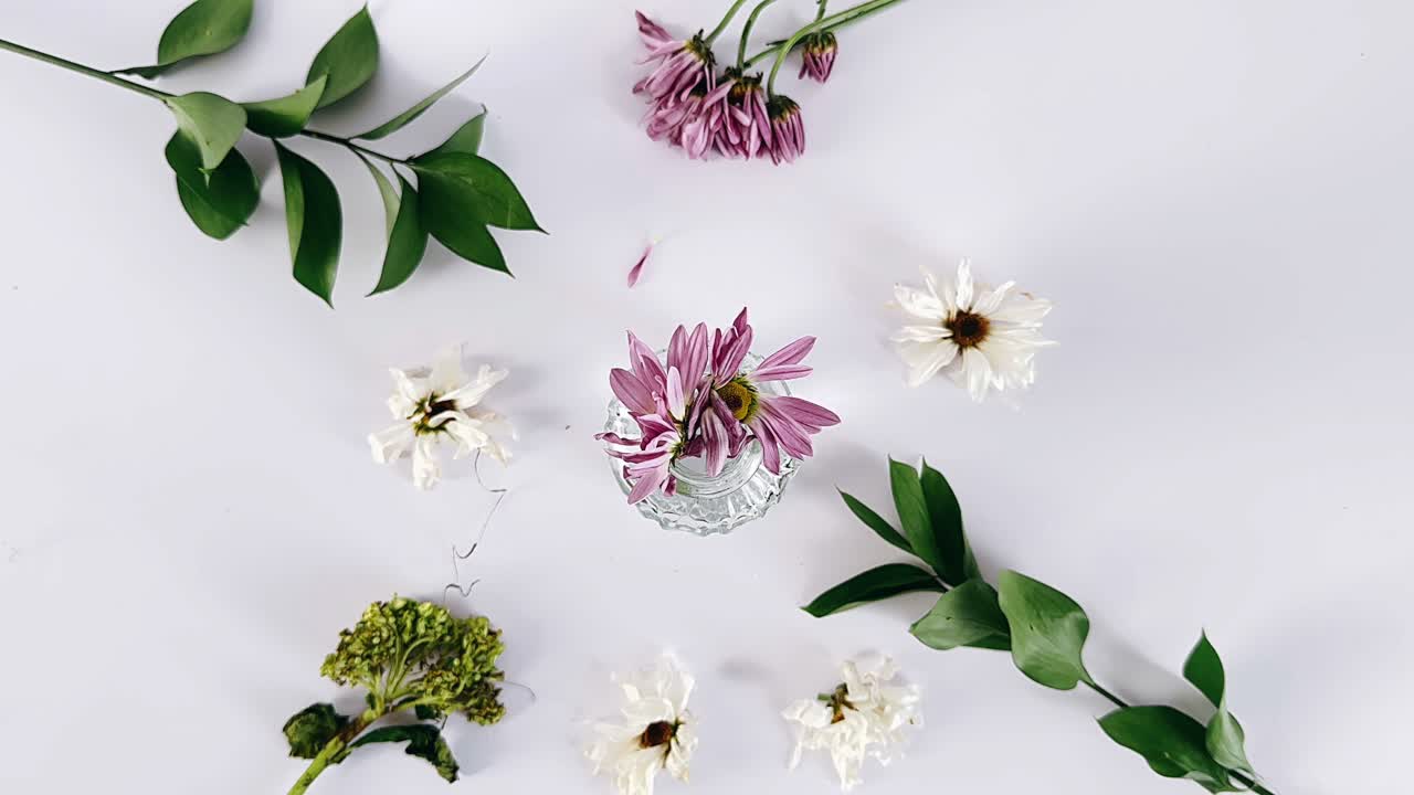 Delikat blomsterarrangement