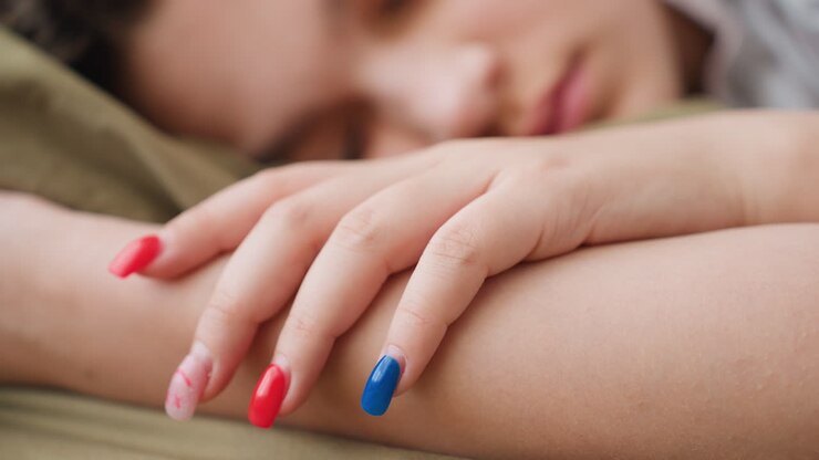 Polished Nails Display, Elegant Hand Polish With Vivid Color Accents In Relaxed Atmosphere, Nail Artist Demonstrates Stunning Manicure Featuring Bright Designs Within Comfortable Environment