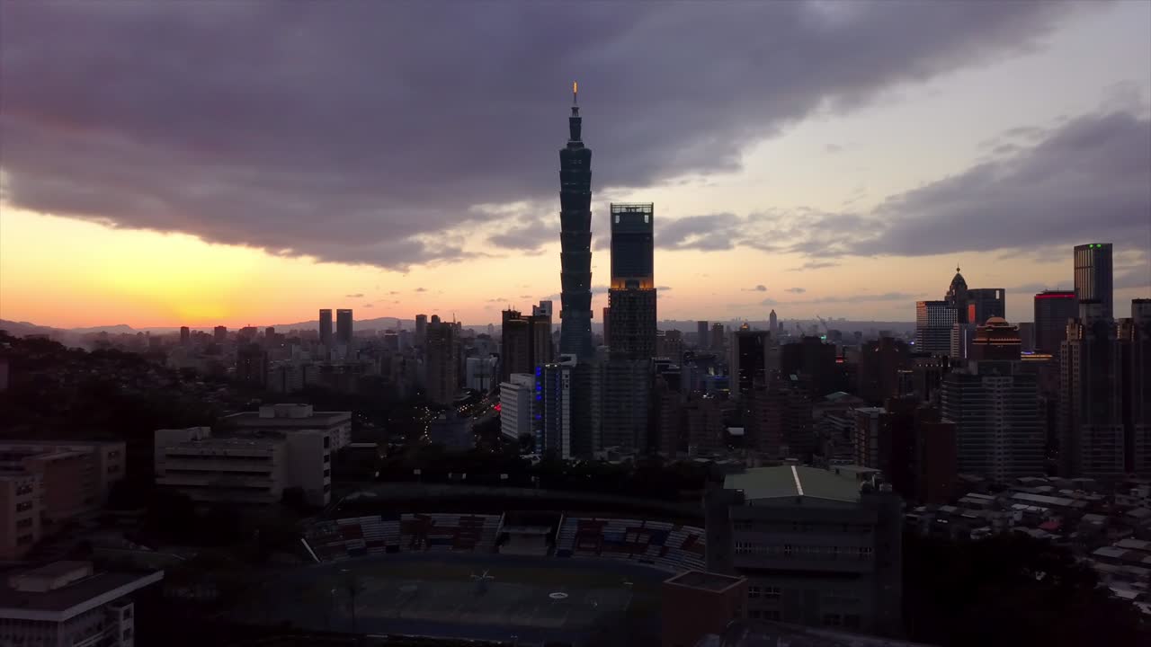 taiwán puesta de sol cielo taipei paisaje urbano edificios famosos panorama aéreo 4k