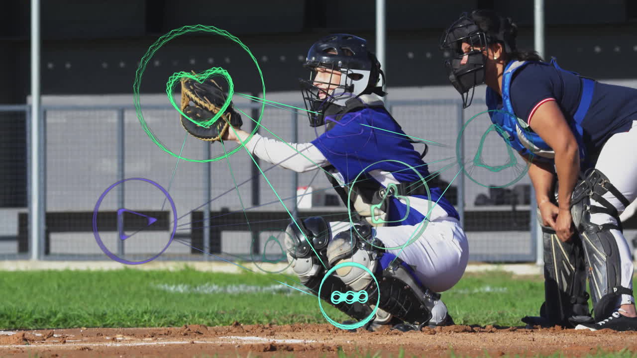 Giocatori di baseball in azione con sovrapposizione di animazione digitale di icone e linee
