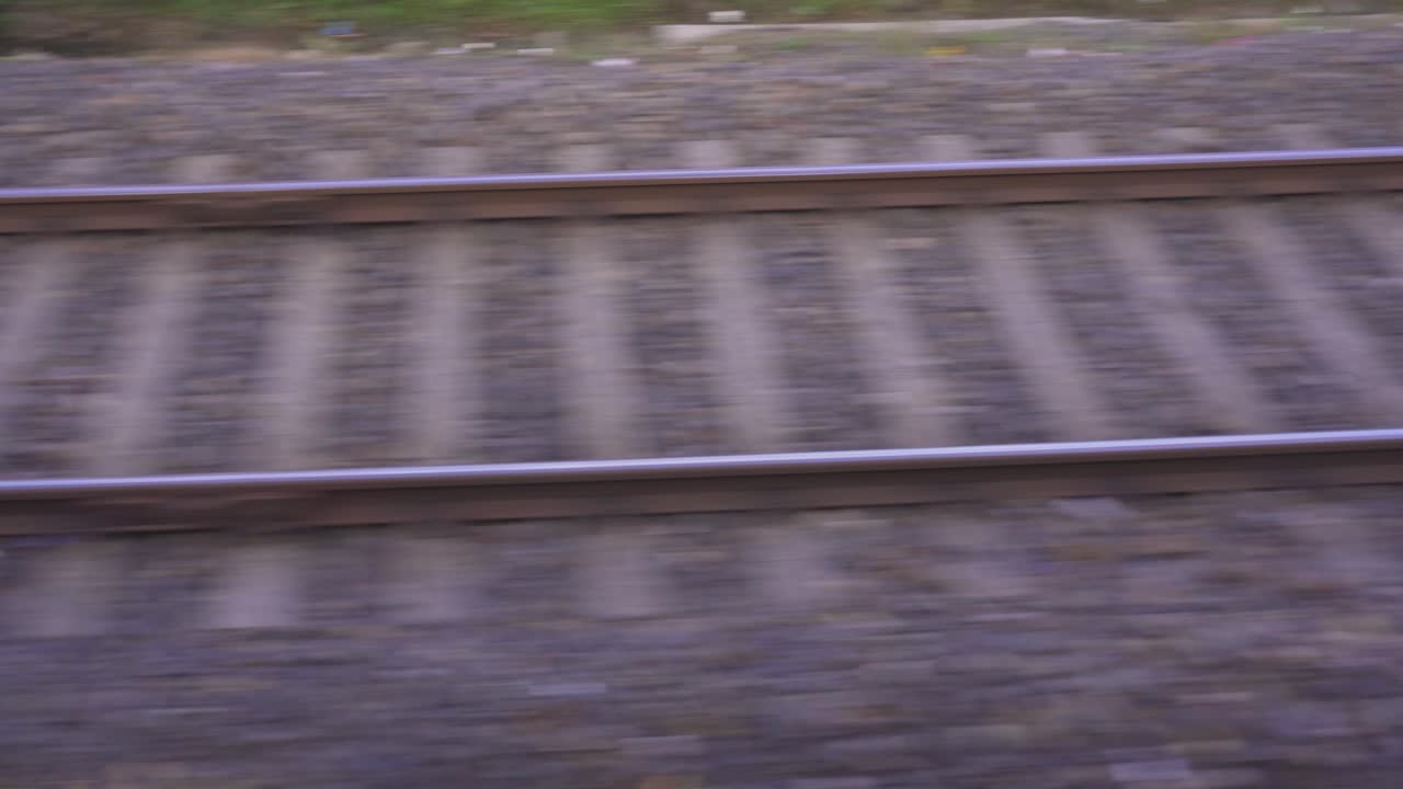 빠르게 움직이는 열차  ⁇ 에 있는 노선