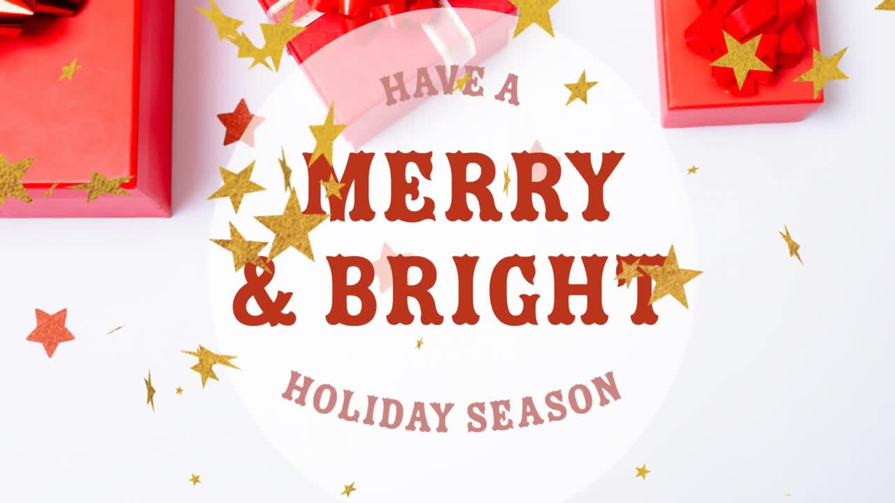 크리스마스에 떨어지는 별과 선물 위에 즐겁고 밝은 텍스트의 애니메이션