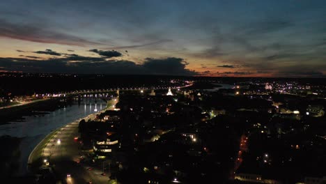 Ciudad-De-Kaunas-En-La-Noche.-Vista-Aérea-De-Drones.-Lituania