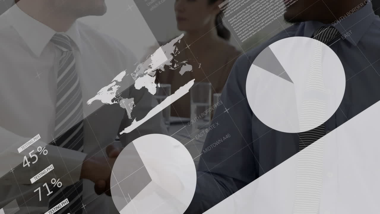 procesamiento de datos estadísticos contra dos hombres de negocios diferentes que se dan la mano en la oficina