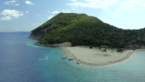 Toma-Suave-De-Drones-De-Toda-La-Isla-De-Marathonisi,-En-Zakynthos,-Grecia