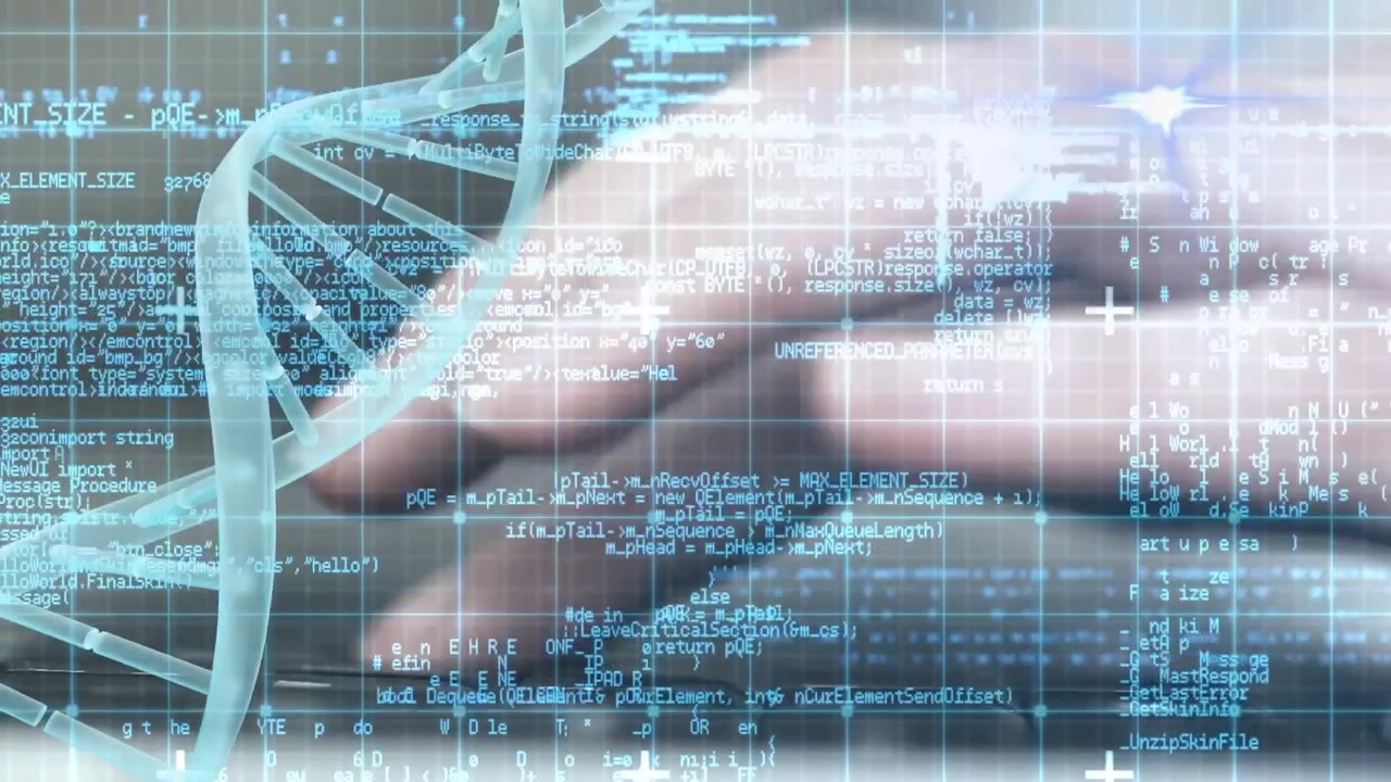 Scienziato che digita su un laptop con sovrapposizione digitale di filamento di DNA.