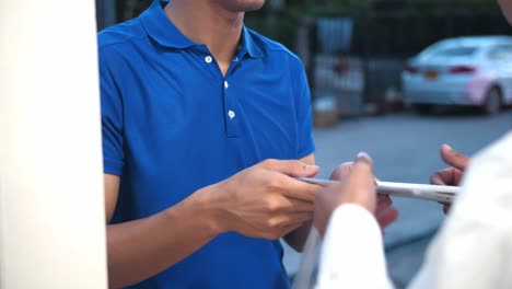 delivery person handover