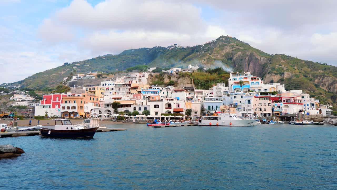 ischia, 이탈리아의 산트 안젤로 베이