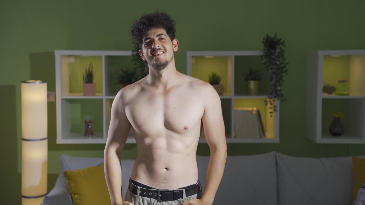 retrato de un joven musculoso y en forma. estilo de vida saludable.