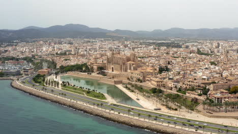 Palma-city-seaside-with-Cathedral-of-Santa-Maria-in-front,-Mallorca