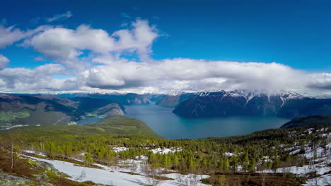 Hermosa-Naturaleza-Noruega.-El-Fiordo-De-Sogne.