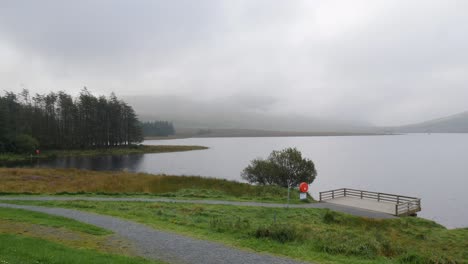 Mañana-Brumosa-En-La-Presa-De-Spelga.-Irlanda-Del-Norte